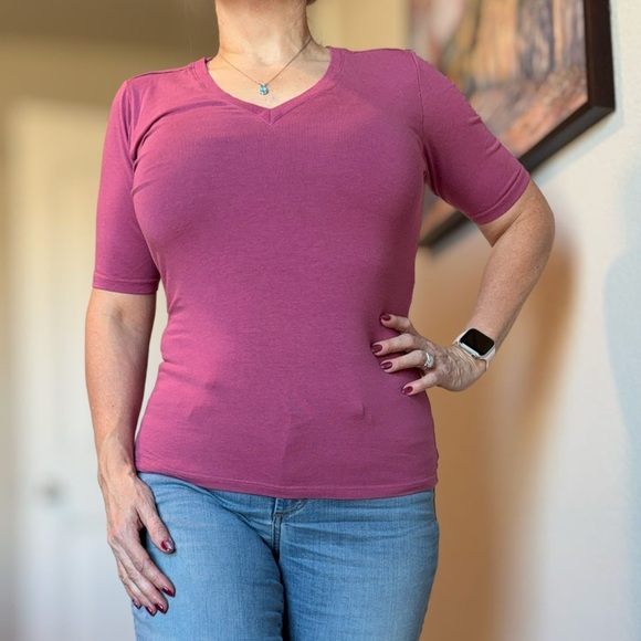 Universal Standard V-Neck Mauve Tee - Picture 2 of 12